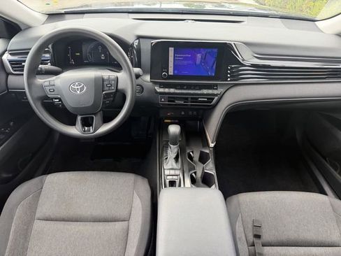 Used 2025 Toyota Camry LE FWD image 9