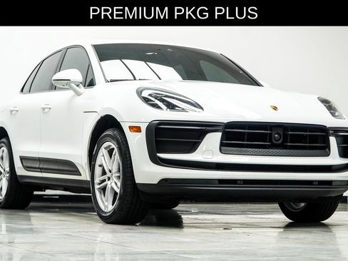 Used 2023 Porsche Macan AWD/4WD image 4