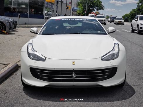 Used 2018 Ferrari GTC4Lusso T RWD image 2