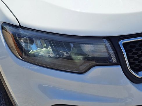 Used 2023 Jeep Compass Latitude w/ Convenience Group image 4