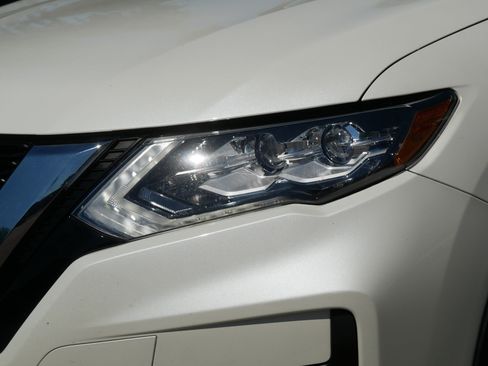 Certified 2020 Nissan Rogue SL w/ Premium Package AWD/4WD image 16