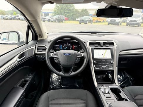 Used 2019 Ford Fusion SE FWD image 22