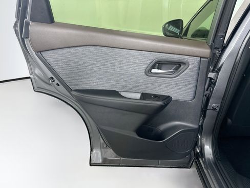 Used 2023 Nissan Rogue SV FWD image 25