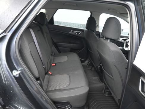 Used 2023 Kia Sportage LX AWD/4WD image 7