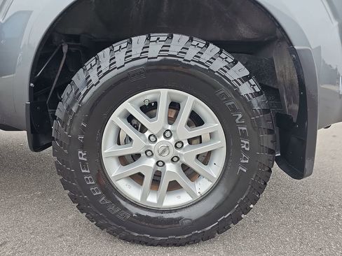 Used 2017 Nissan Frontier SV RWD image 32