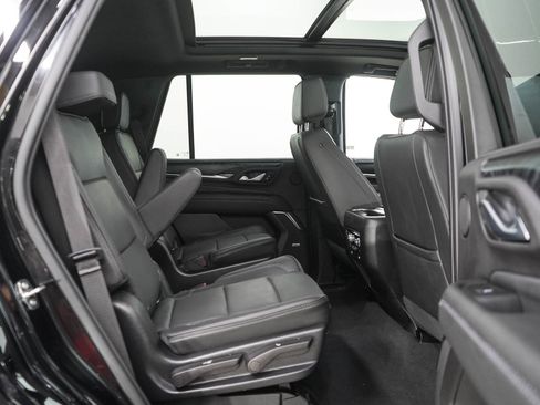 Used 2022 GMC Yukon Denali w/ Denali Premium Package AWD/4WD image 12