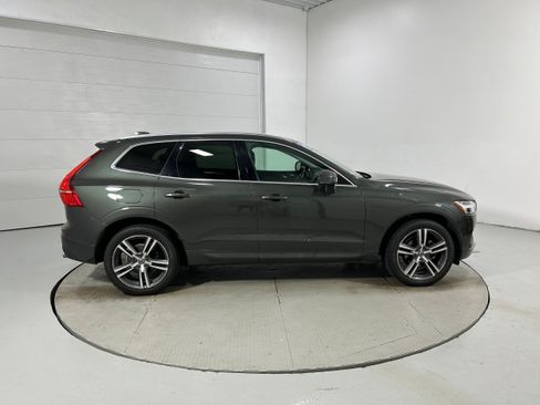 Used 2019 Volvo XC60 T5 Momentum w/ Multimedia Package AWD/4WD image 37