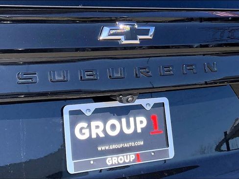 Certified 2025 Chevrolet Suburban Z71 image 30