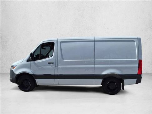 Used 2025 Mercedes-Benz Sprinter 2500 image 9