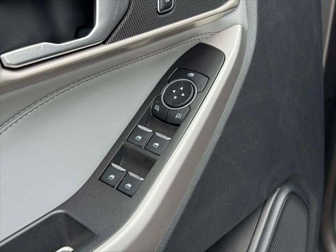 Used 2023 Ford Explorer XLT w/ Equipment Group 202A image 16