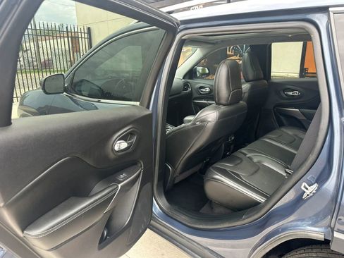 Used 2020 Jeep Cherokee Limited AWD/4WD image 12