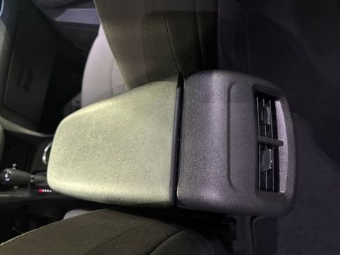 Used 2021 Chevrolet Equinox LS w/ LS Convenience Package image 25