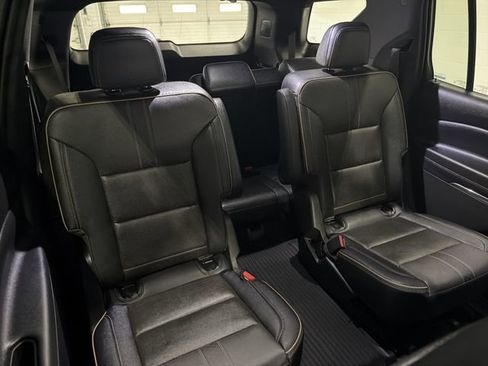 Used 2026 Chevrolet Traverse High Country w/ LPO, Floor Liner Package AWD/4WD image 17