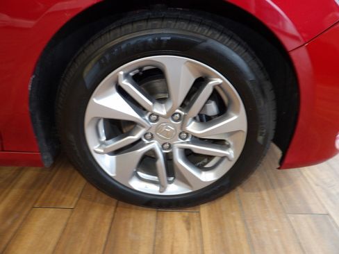 Used 2018 Honda Accord LX image 4
