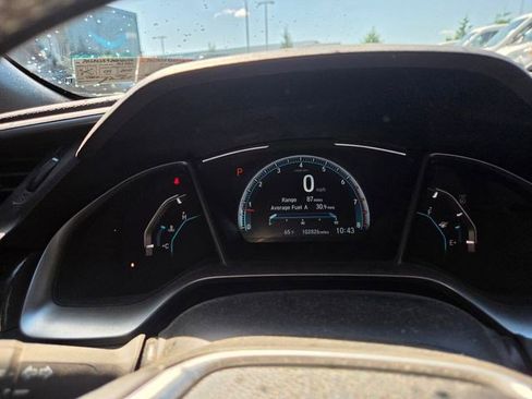 Used 2019 Honda Civic Touring image 4