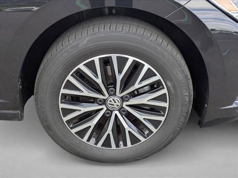 Used 2021 Volkswagen Jetta SE w/ SE Cold Weather Package FWD image 23