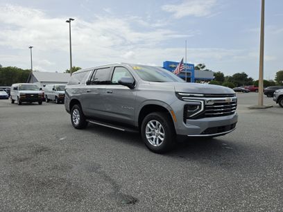New 2026 Chevrolet Suburban LT w/ Comfort Package