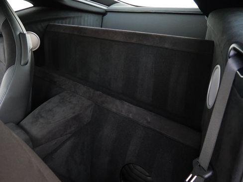 Used 2019 Aston Martin V8 Vantage Coupe image 21