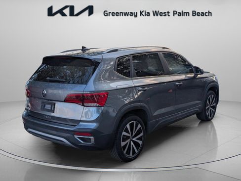 Used 2022 Volkswagen Taos SE image 8