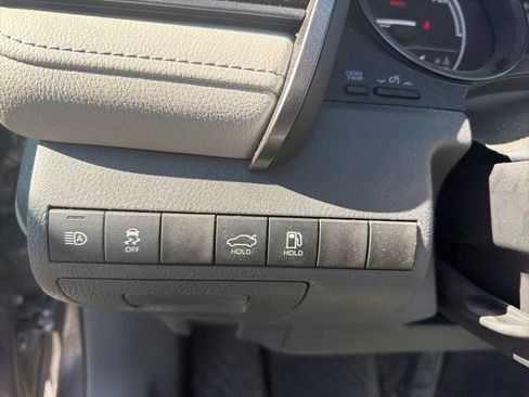 Used 2022 Toyota Camry SE image 6