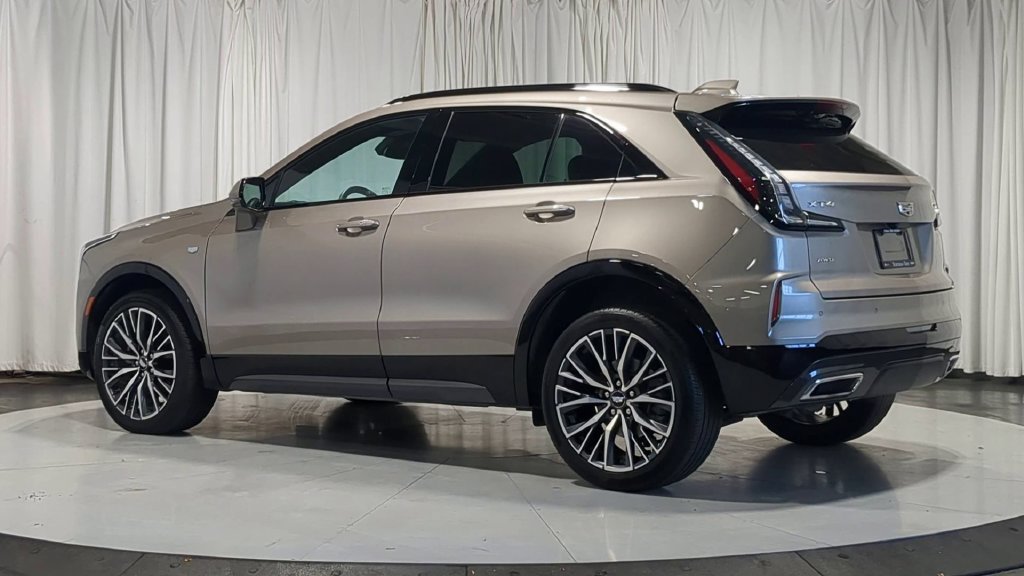 Used 2024 Cadillac XT4 Sport AWD/4WD image 6