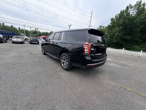 Used 2022 Chevrolet Suburban LT AWD/4WD image 37