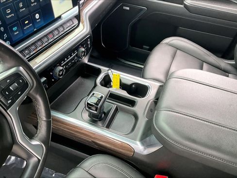 Used 2023 Chevrolet Silverado 1500 RST AWD/4WD image 16