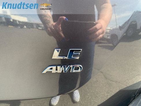 Used 2015 Toyota RAV4 LE image 9