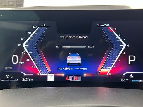 Used 2024 BMW X7 xDrive40i w/ Executive Package AWD/4WD image 32