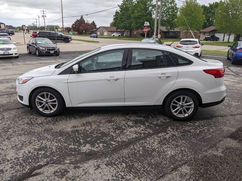 Used 2017 Ford Focus SE w/ Interior Protection Package FWD image 6