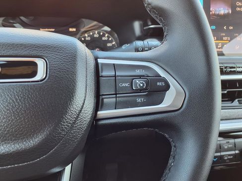 Used 2024 Jeep Compass Latitude image 15