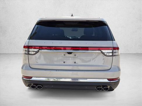 Used 2023 Lincoln Aviator 2WD w/ Premium Package image 6