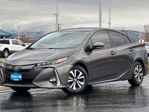 Used 2017 Toyota Prius Prime Advanced image 1