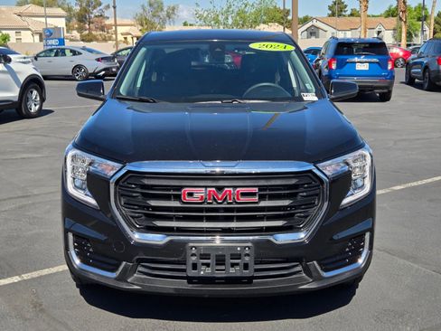 Used 2024 GMC Terrain SLE image 8