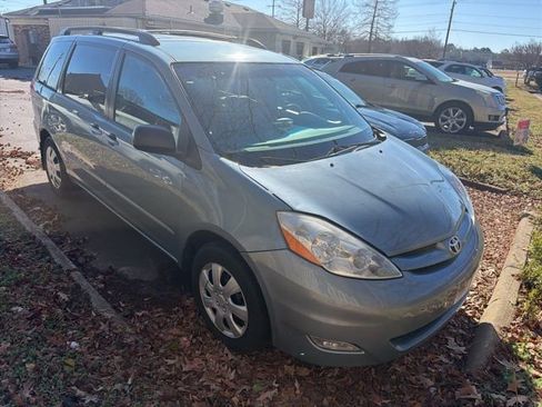 Used 2008 Toyota Sienna image 3