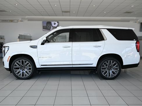 New 2026 GMC Yukon Denali Ultimate w/ LPO, Floor Liner Package image 5