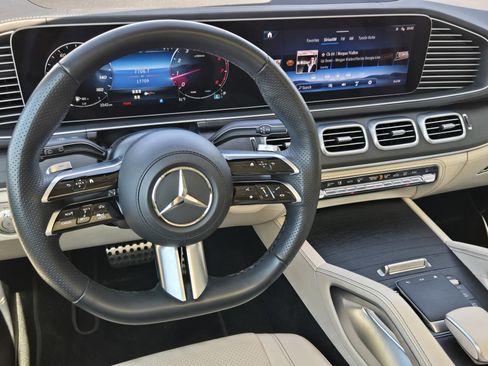 Used 2025 Mercedes-Benz GLS 450 4MATIC image 21