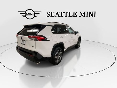 Used 2023 Toyota RAV4 SE w/ Weather & Moonroof Package AWD/4WD image 11