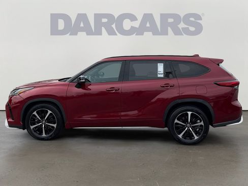 Used 2022 Toyota Highlander XSE w/ Protection Package #3 (TMS) AWD/4WD image 4