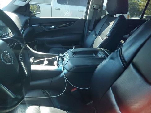 Used 2015 Cadillac Escalade ESV Luxury RWD image 9