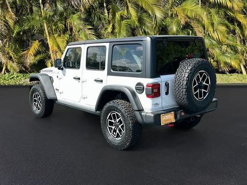 Used 2024 Jeep Wrangler Unlimited Rubicon AWD/4WD image 8