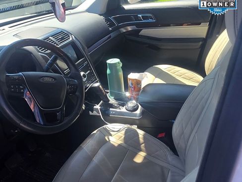 Used 2018 Ford Explorer Platinum AWD/4WD image 10