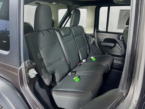 Used 2025 Jeep Wrangler Unlimited Rubicon AWD/4WD image 25