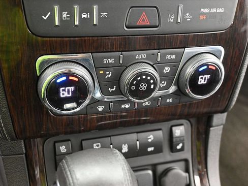 Used 2015 Chevrolet Traverse LTZ AWD/4WD image 13