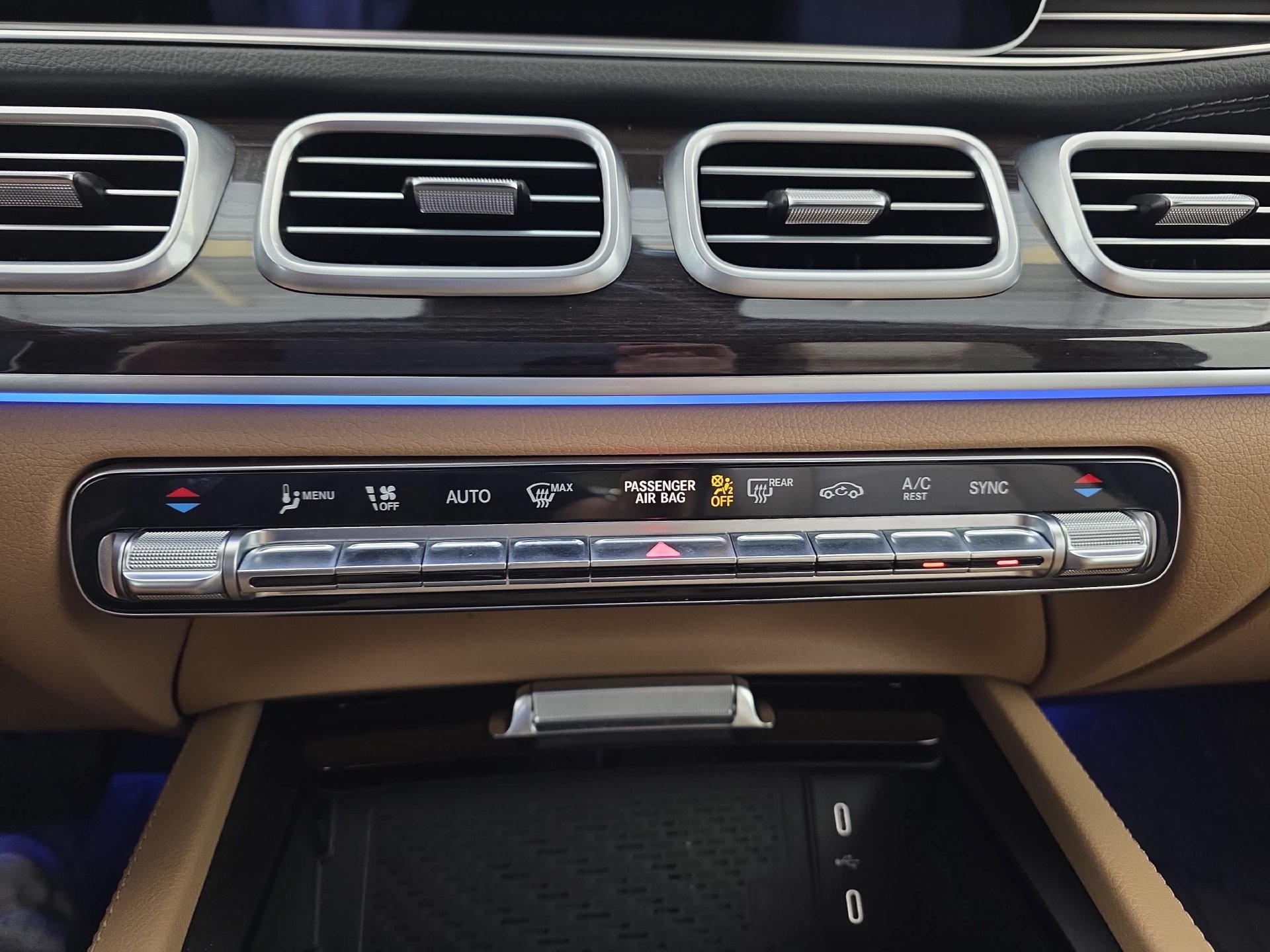 Certified 2024 Mercedes-Benz GLS 450 4MATIC image 24