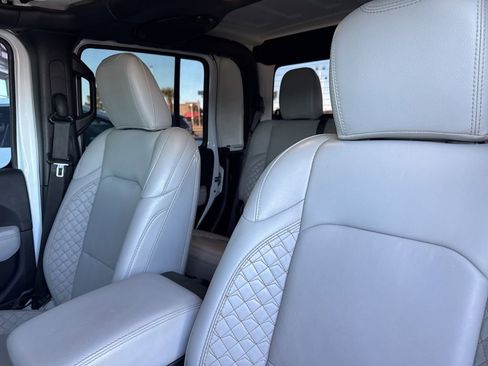 Used 2021 Jeep Gladiator Overland image 13