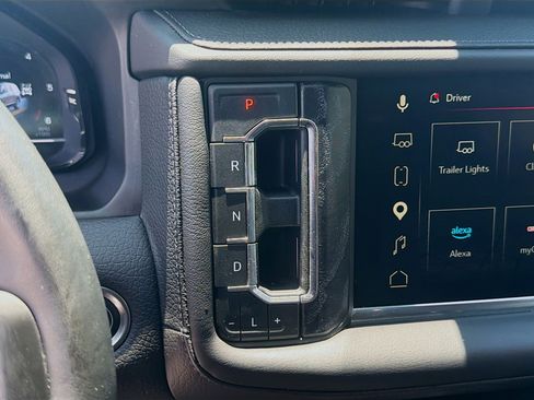 Used 2023 GMC Yukon Denali AWD/4WD image 14