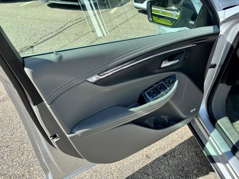 Used 2014 Chevrolet Impala LT image 9