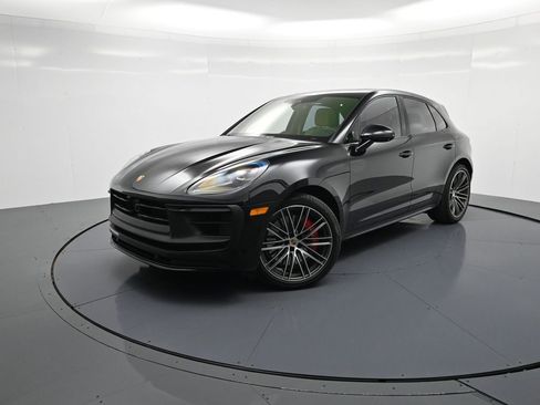 Used 2026 Porsche Macan GTS AWD/4WD image 1