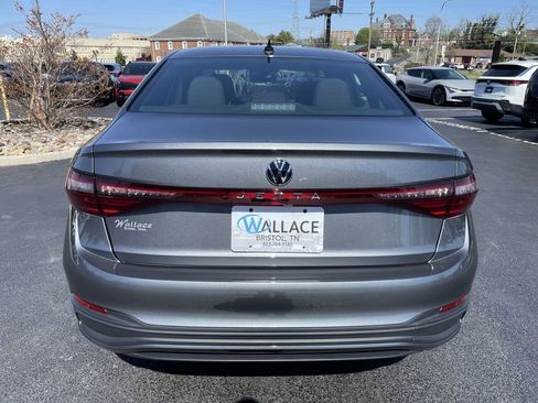 Used 2025 Volkswagen Jetta Sport FWD image 5